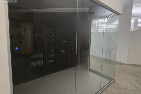 28057231-13.jpg