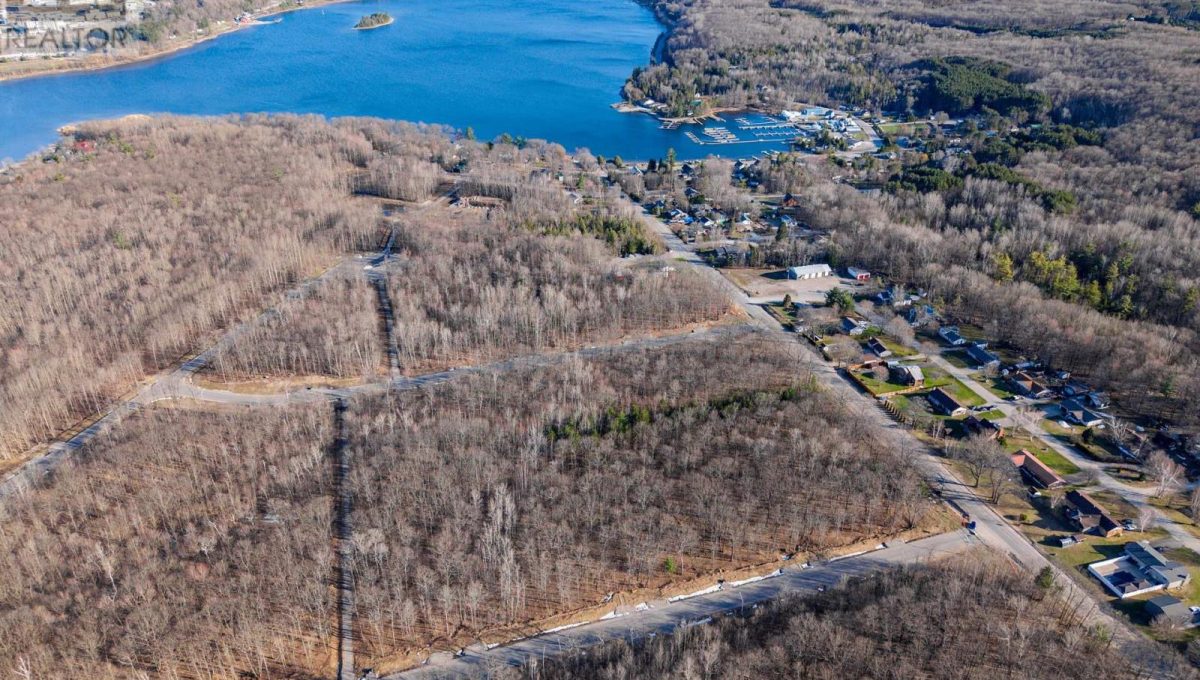 28207627-13.jpg