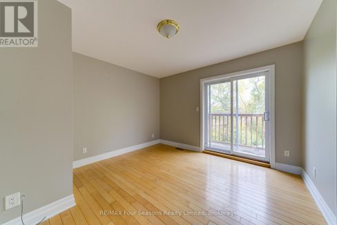 28981209-25.jpg