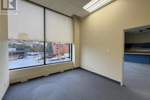 29028620-11.jpg