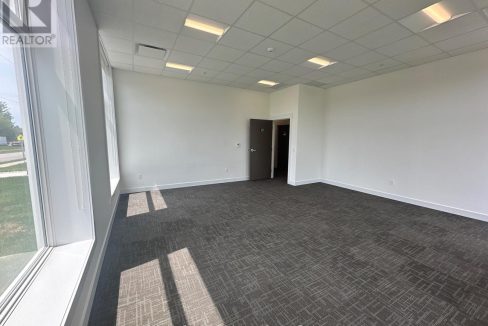 29155904-2.jpg