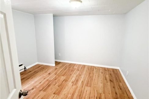 29298713-14.jpg