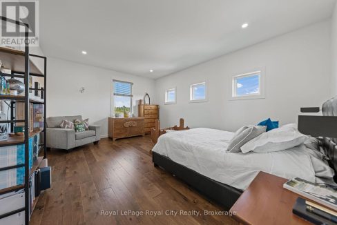 29312119-18.jpg
