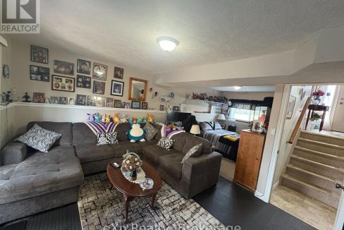 29325133-18.jpg