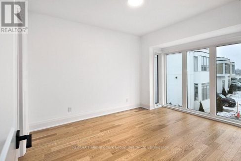29372588-51413ab5e6-26.jpg