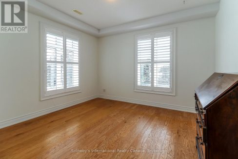 29390165-26.jpg