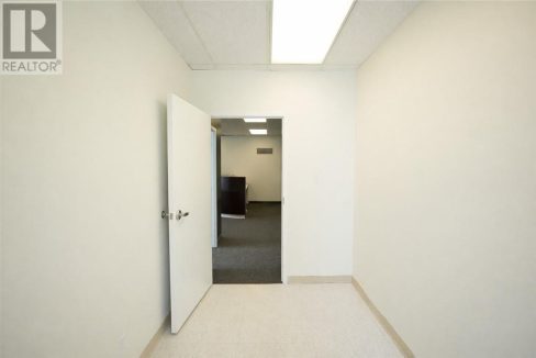 29398825-11.jpg