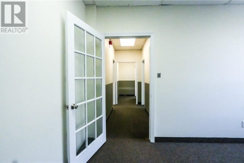 29403316-11.jpg