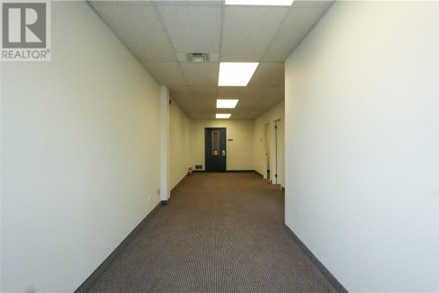 29403317-12.jpg