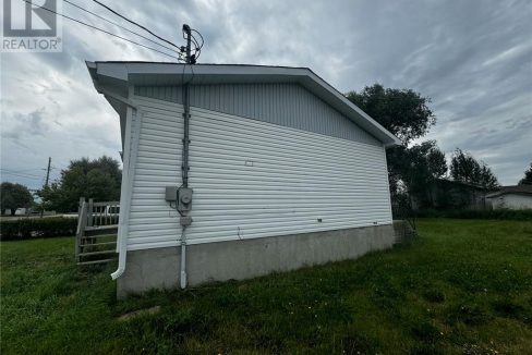 29406013-2.jpg