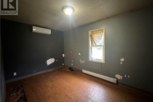 29406014-10.jpg