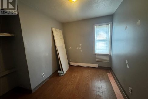 29406014-9.jpg