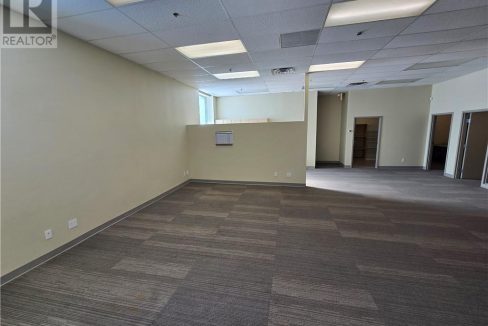 29413191-4.jpg