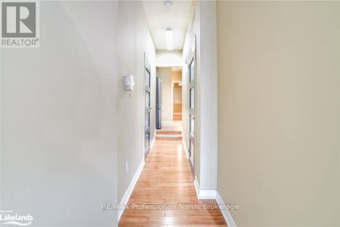 29436994-4.jpg