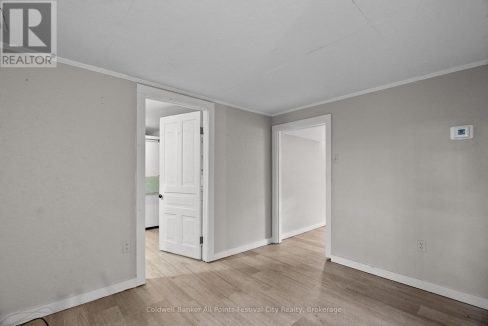 29608027-25.jpg