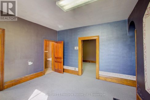 29610159-10.jpg