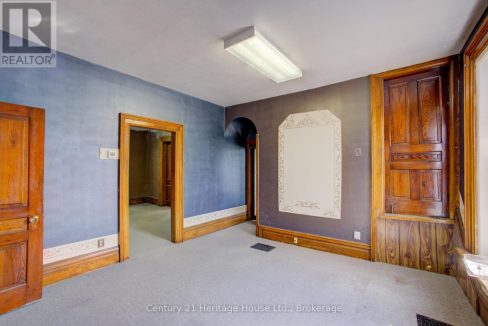 29610159-11.jpg