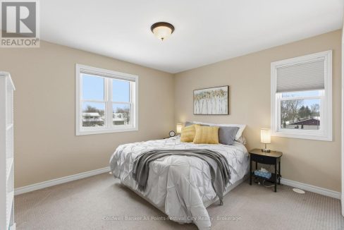 29614092-64827d7059-26.jpg