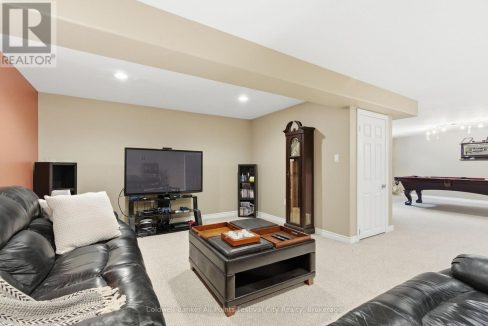 29614092-64827d7059-37.jpg