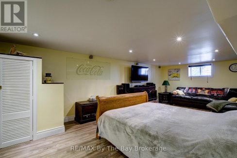 29627480-d5a3111643-33.jpg