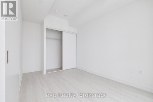 29627481-4.jpg