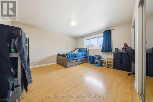 29629676-15.jpg