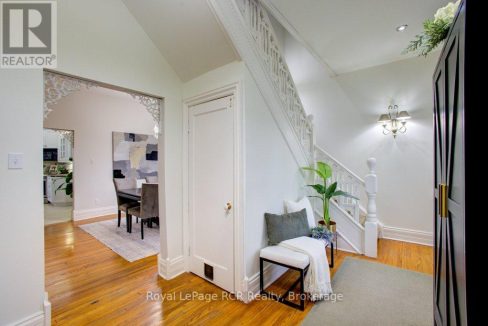 29649742-6f96125e79-6.jpg