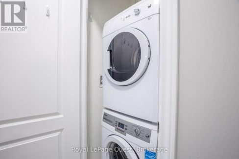 29652842-17.jpg