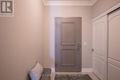 29652842-2.jpg