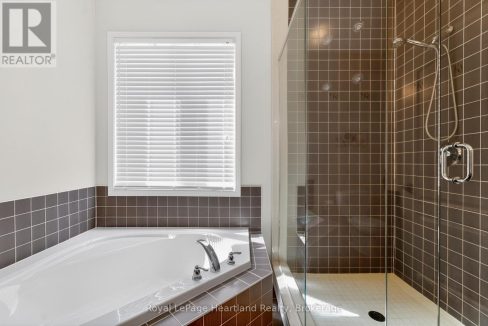 29668424-c39db66fcd-27.jpg