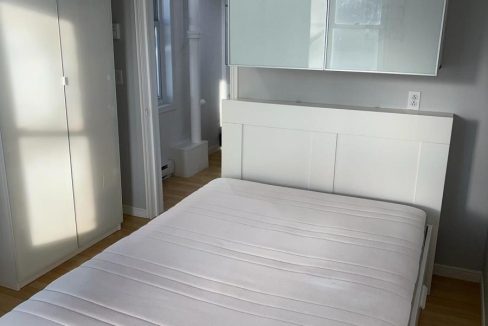 29677853-6.jpg
