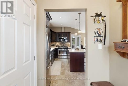 29690234-14.jpg