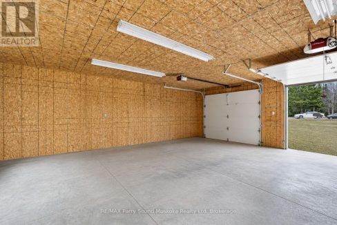 29690234-40.jpg