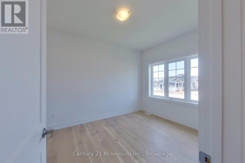 29697298-25.jpg