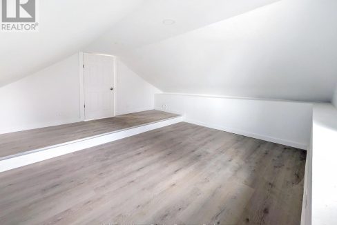 29697648-28.jpg