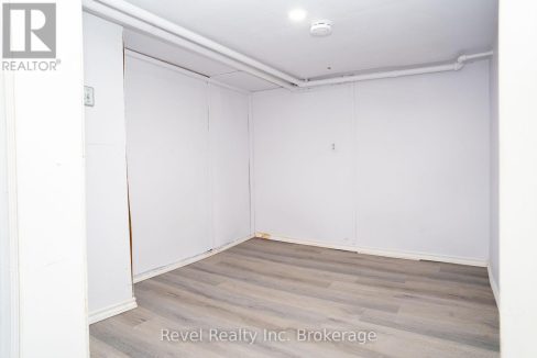 29700627-13.jpg
