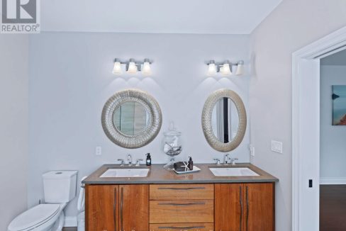 29708581-25.jpg
