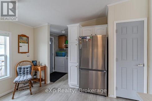 29744128-8e28faf432-9.jpg