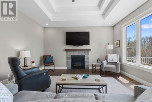 29751527-c4bd6cf957-13.jpg