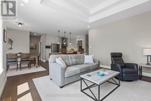29751527-c4bd6cf957-14.jpg