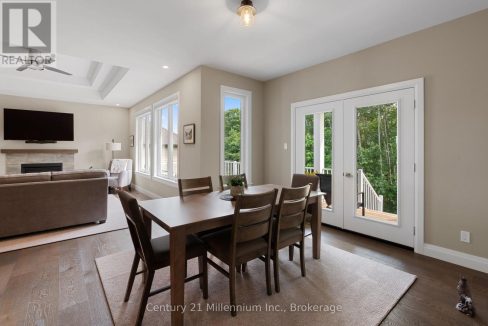 29751527-c4bd6cf957-22.jpg
