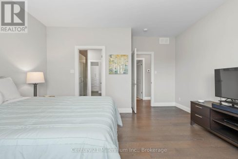 29751527-c4bd6cf957-25.jpg