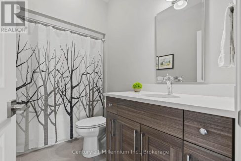 29751527-c4bd6cf957-32.jpg