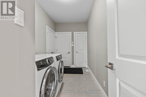 29751527-c4bd6cf957-33.jpg