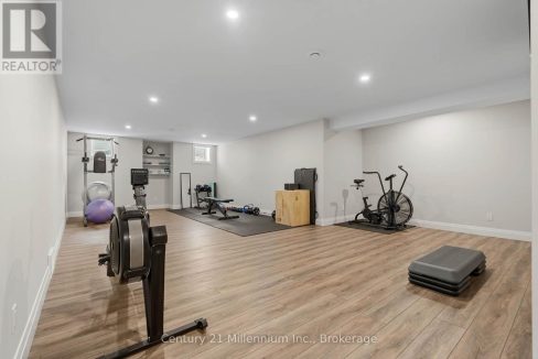 29751527-c4bd6cf957-35.jpg