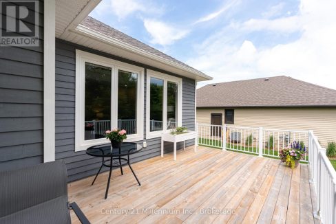 29751527-c4bd6cf957-39.jpg