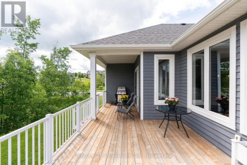29751527-c4bd6cf957-40.jpg