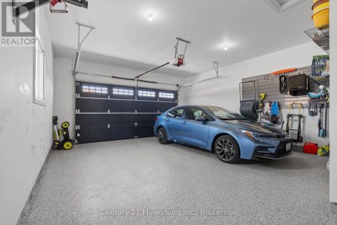 29751527-c4bd6cf957-45.jpg