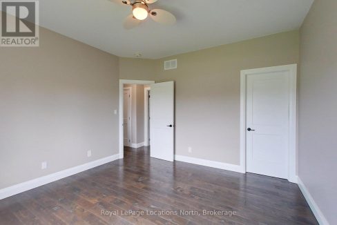 29783982-23.jpg