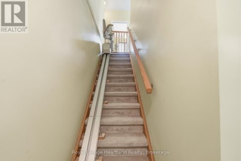 29789039-20.jpg